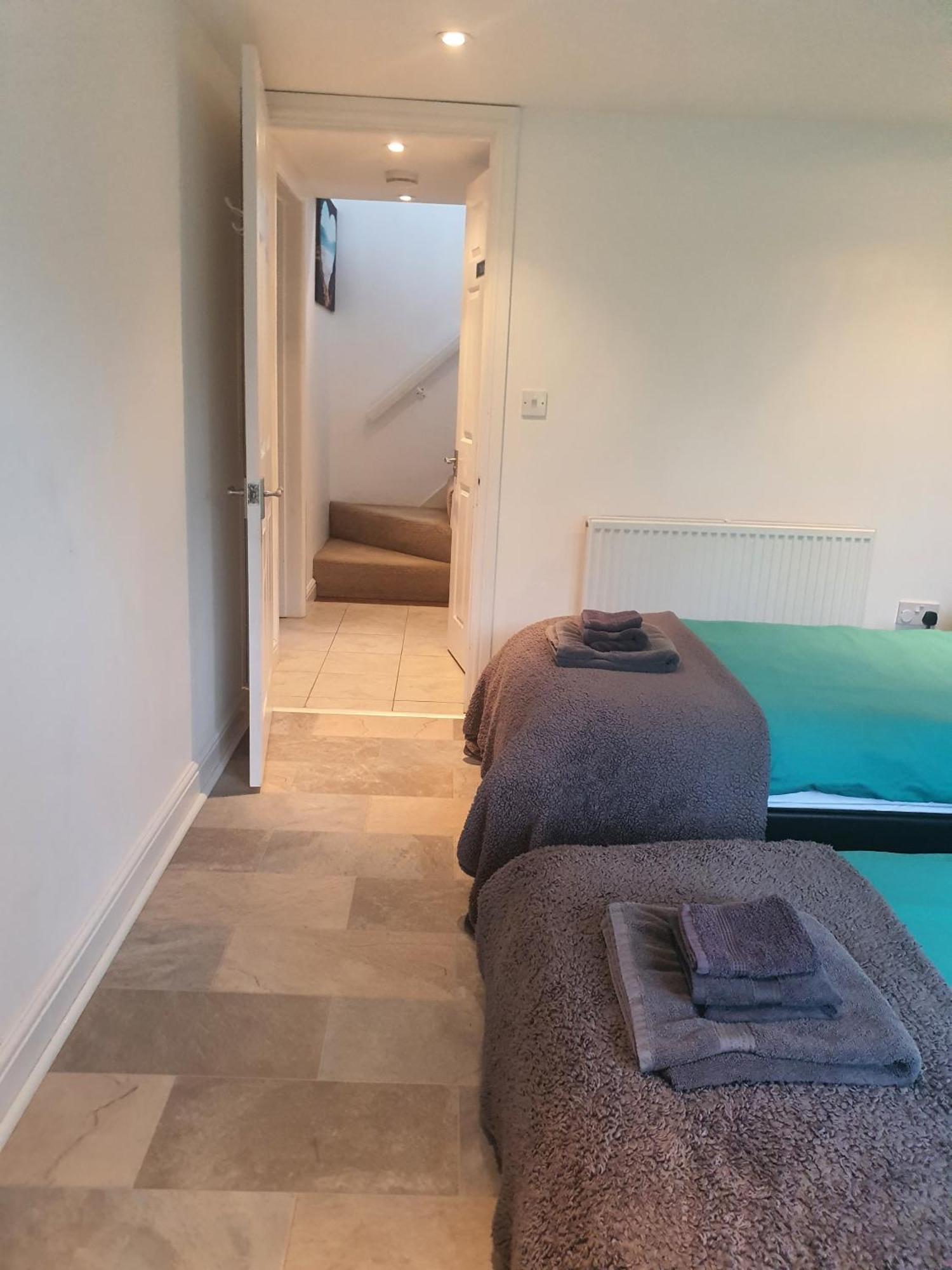 Idyllic 2 Bedroom Self-Contained Upsidedown Annexe Llandrindod Wells Exteriör bild