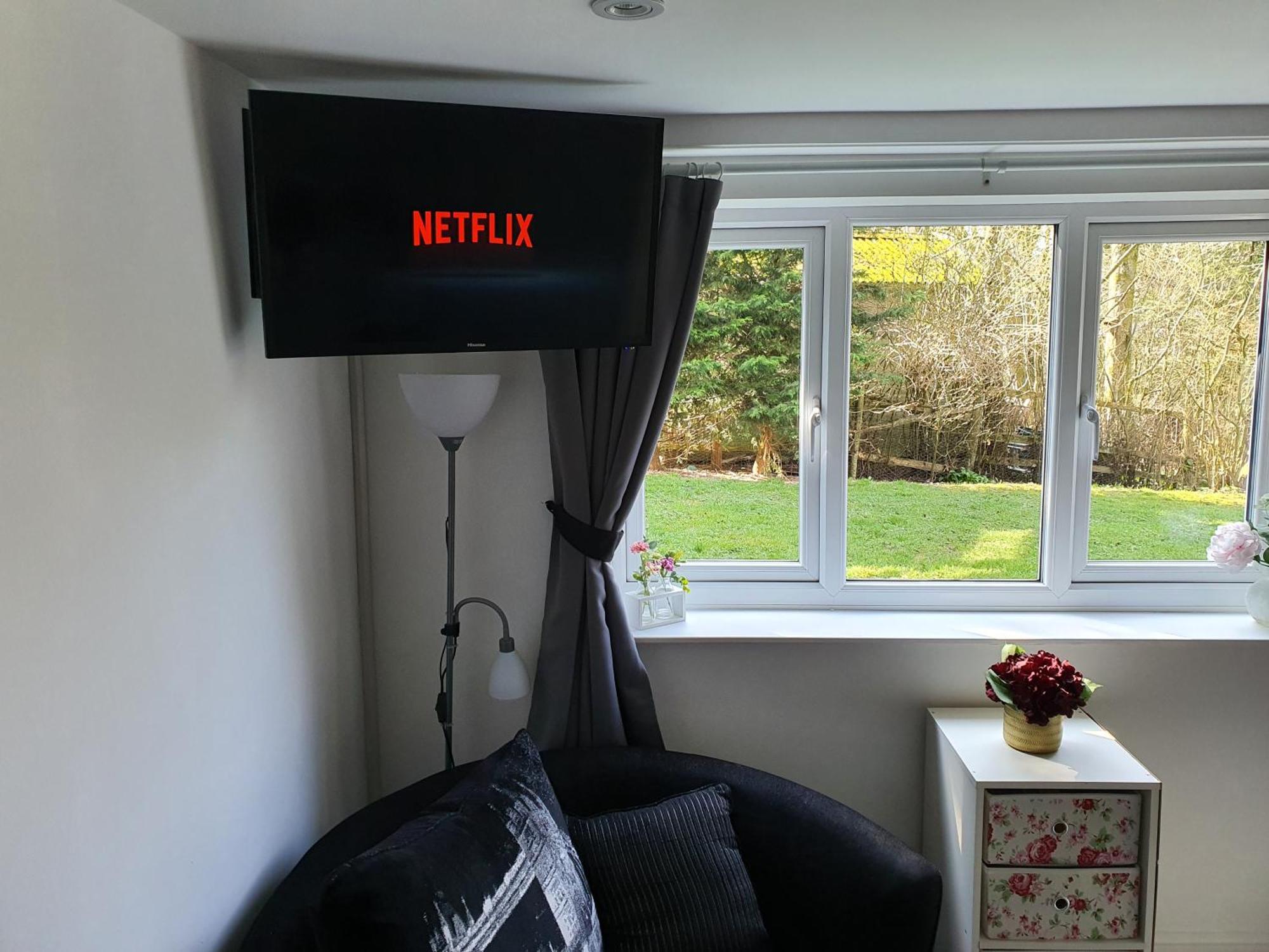 Idyllic 2 Bedroom Self-Contained Upsidedown Annexe Llandrindod Wells Exteriör bild
