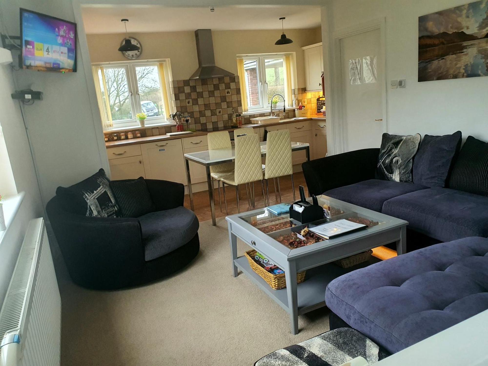 Idyllic 2 Bedroom Self-Contained Upsidedown Annexe Llandrindod Wells Exteriör bild