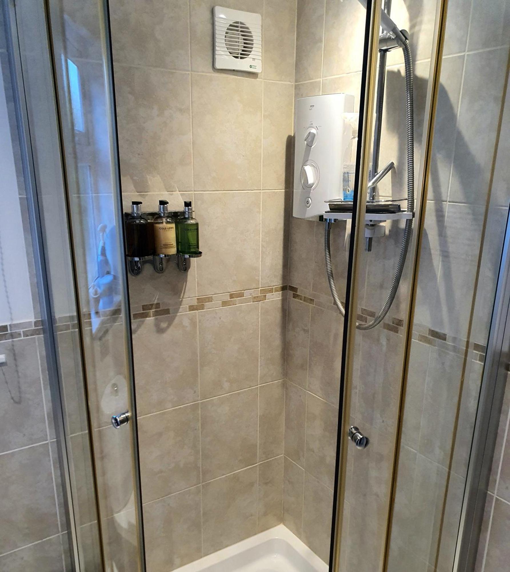 Idyllic 2 Bedroom Self-Contained Upsidedown Annexe Llandrindod Wells Exteriör bild